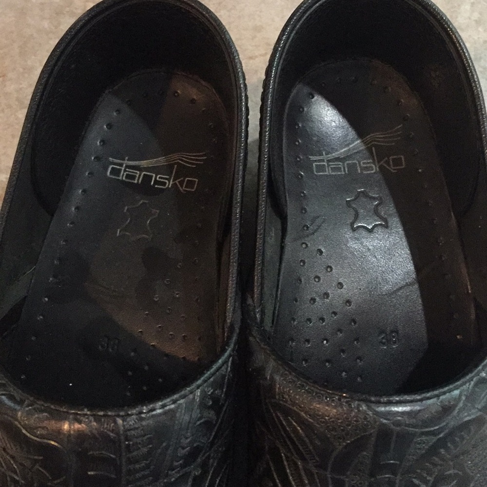 Shoes - Picture 4 of 5